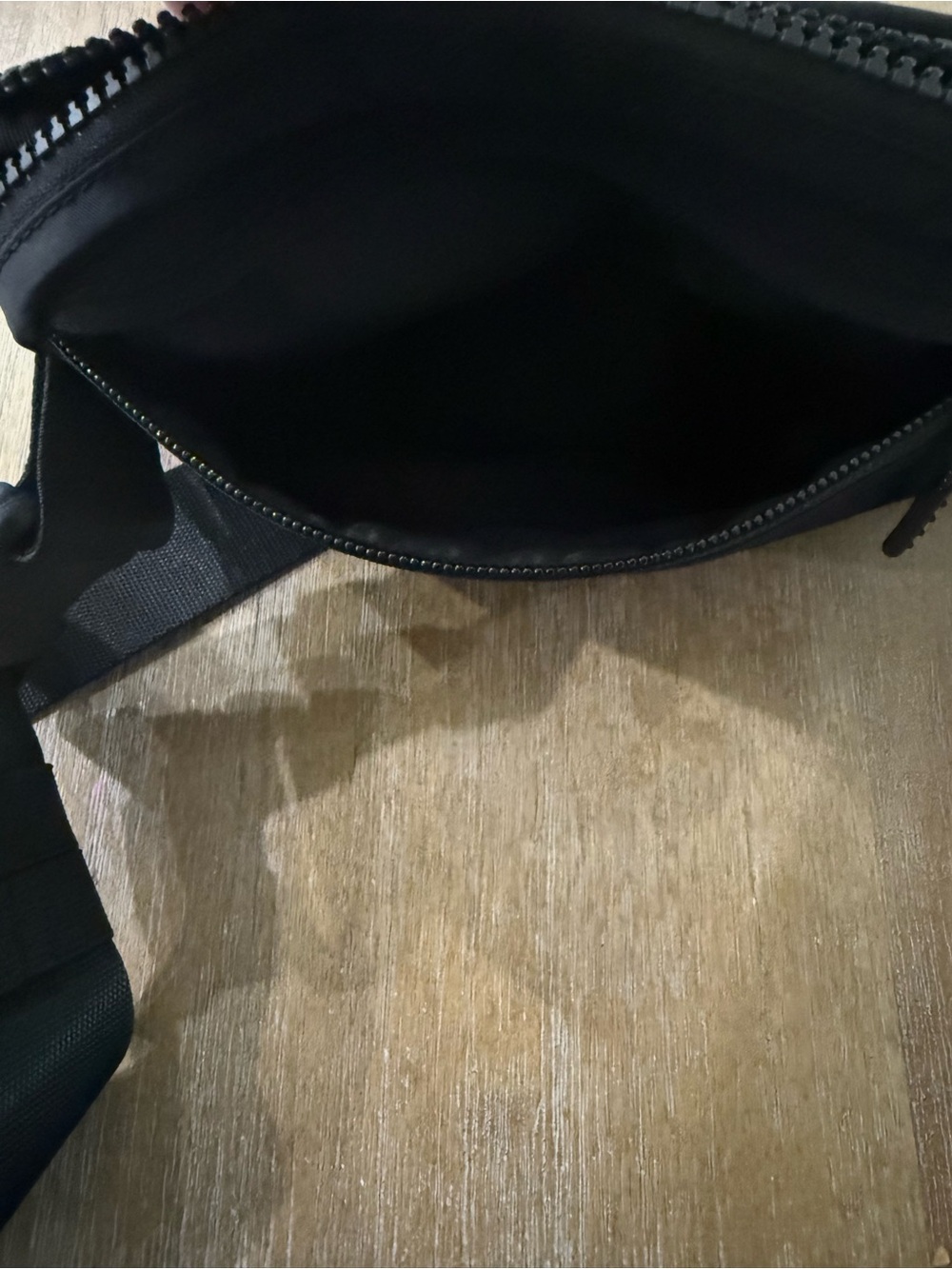 Lululemon Everywhere Belt Bag in Black 1L - Picture 5 of 5
